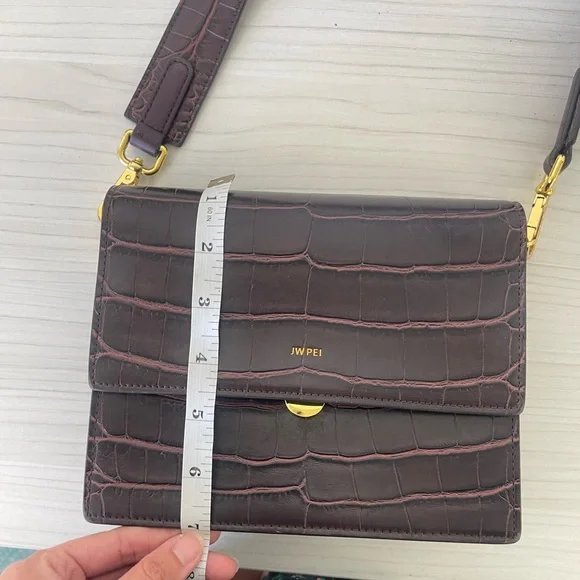 JW PEI BROWN CROC PURSE - Picture 9 of 10